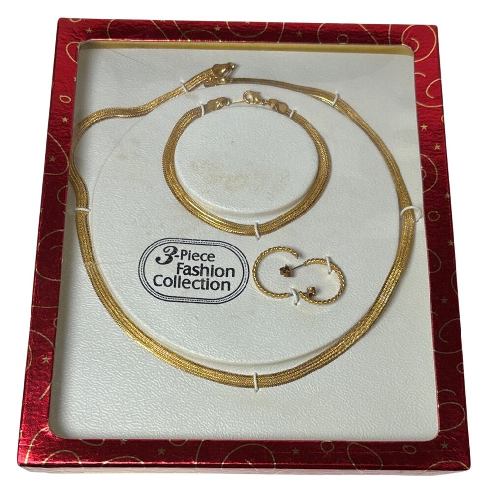 Vintage Gold Tone 3 Piece Fashion Jewelry Set Chain Necklace Bracelet Earrings